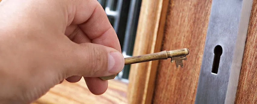 Central Locksmith Store Los Angeles, CA 310-819-3957 - lockout-service-01